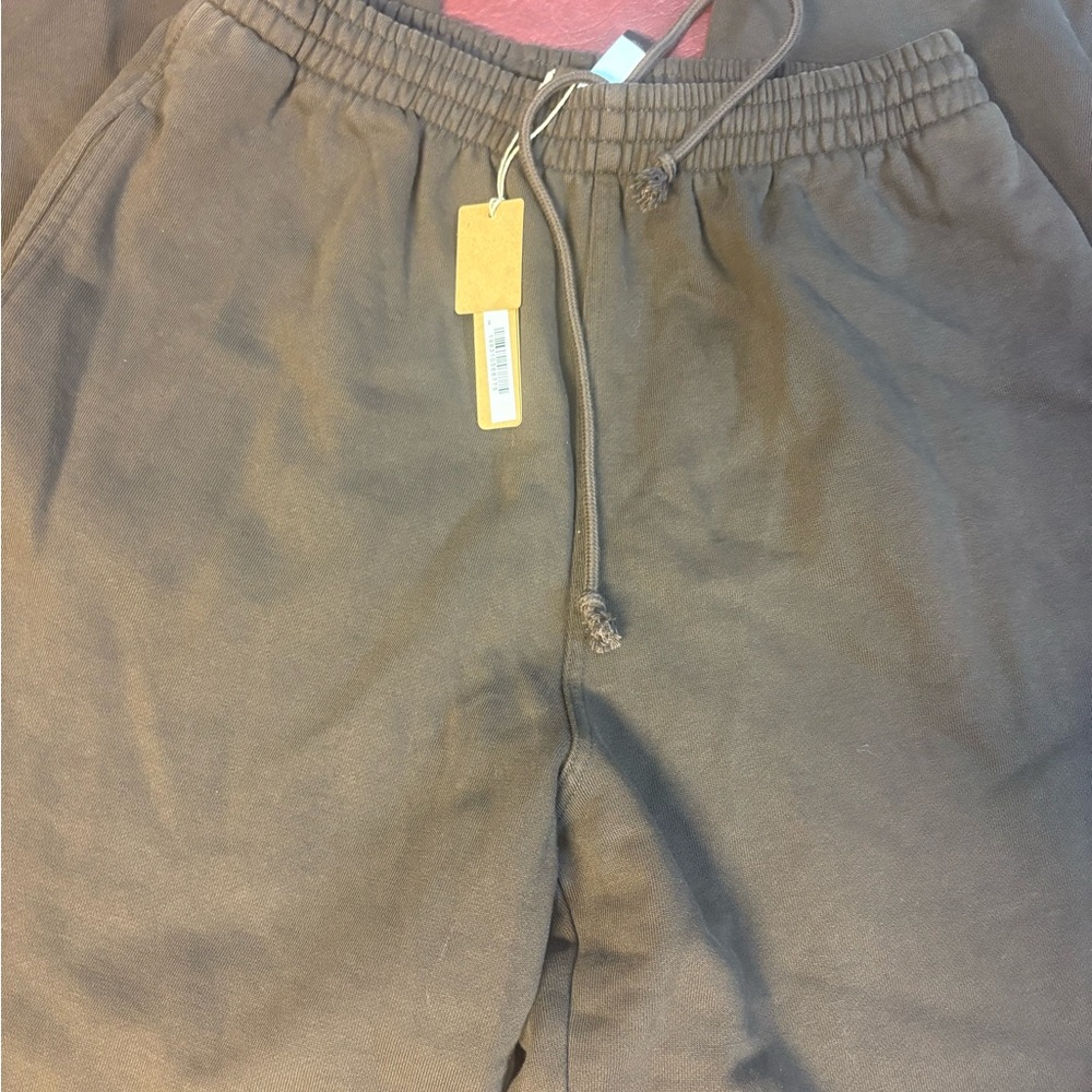Women’s skims sweat pants